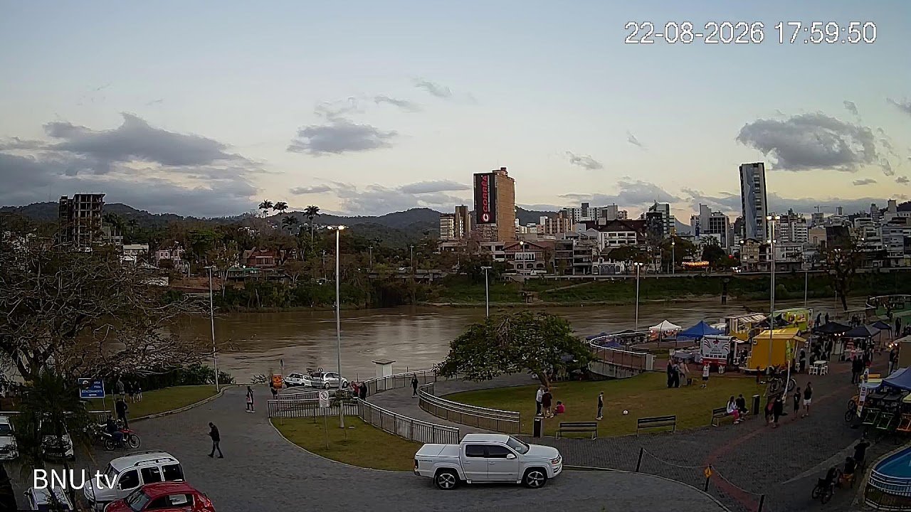 Prainha e Rio Itajaí-Açu