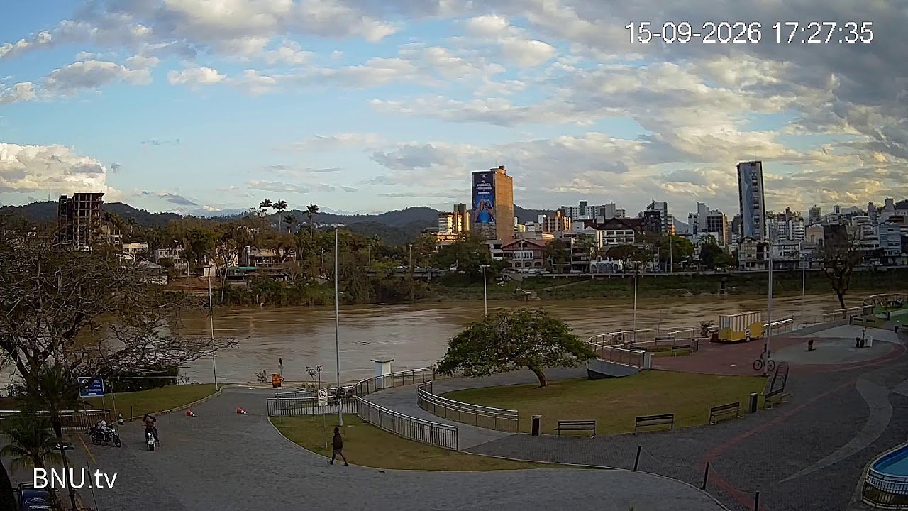 Prainha e Rio Itajaí-Açu