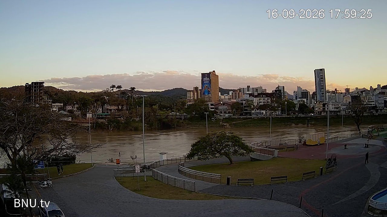 Prainha e Rio Itajaí-Açu