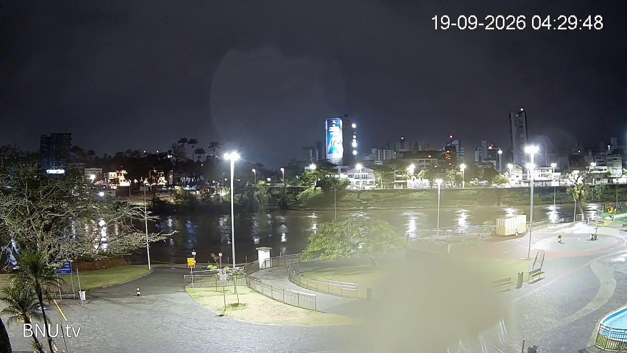 Prainha e Rio Itajaí-Açu