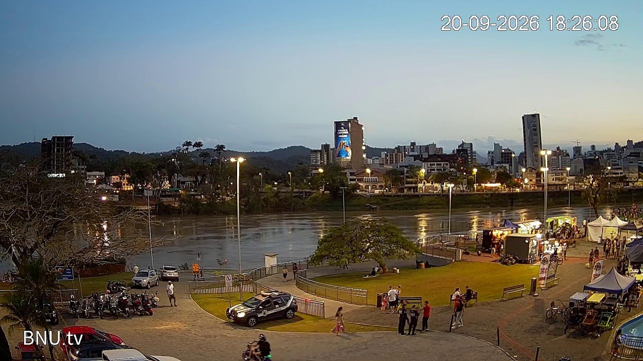 Prainha e Rio Itajaí-Açu