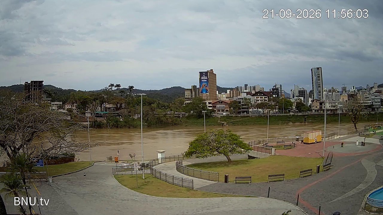 Prainha e Rio Itajaí-Açu