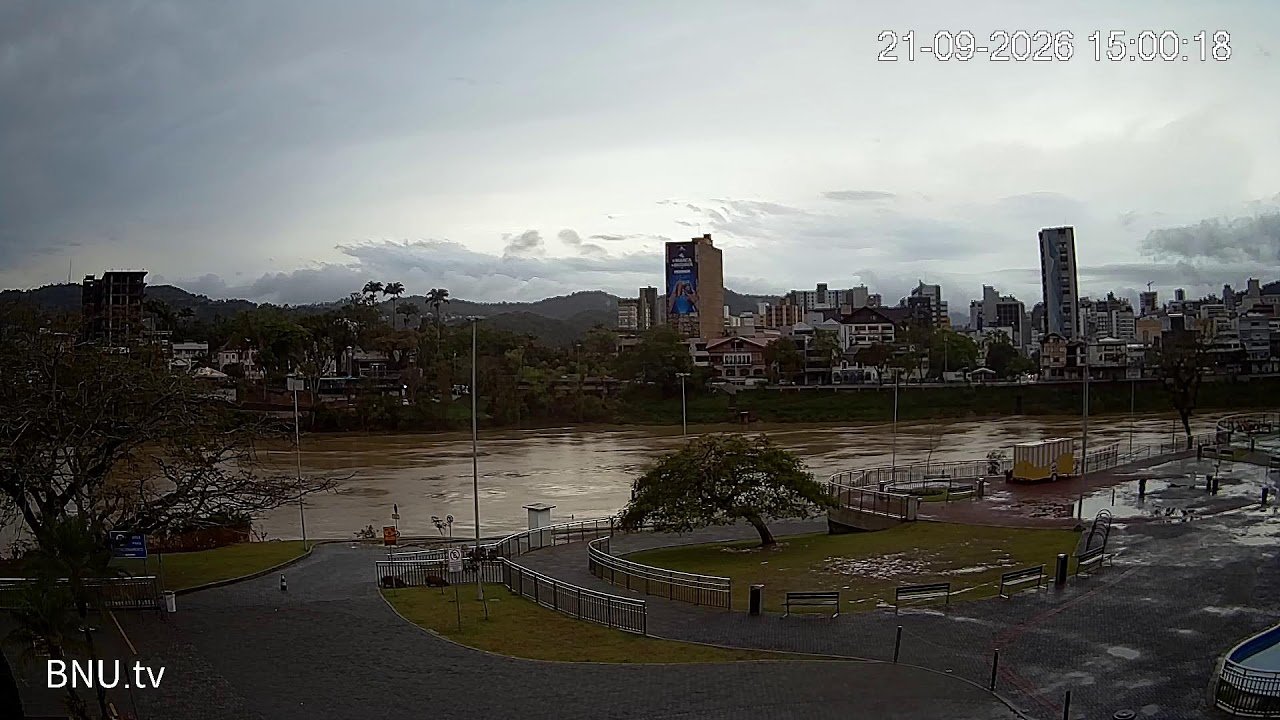 Prainha e Rio Itajaí-Açu