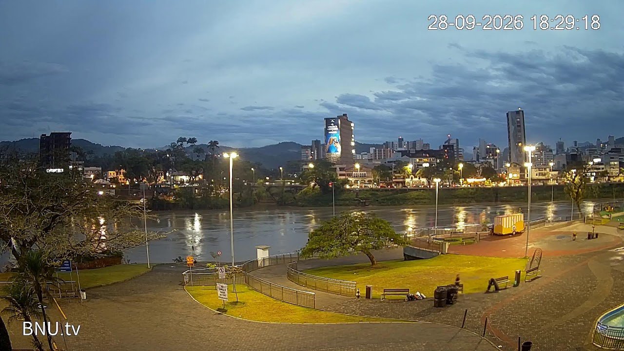 Prainha e Rio Itajaí-Açu
