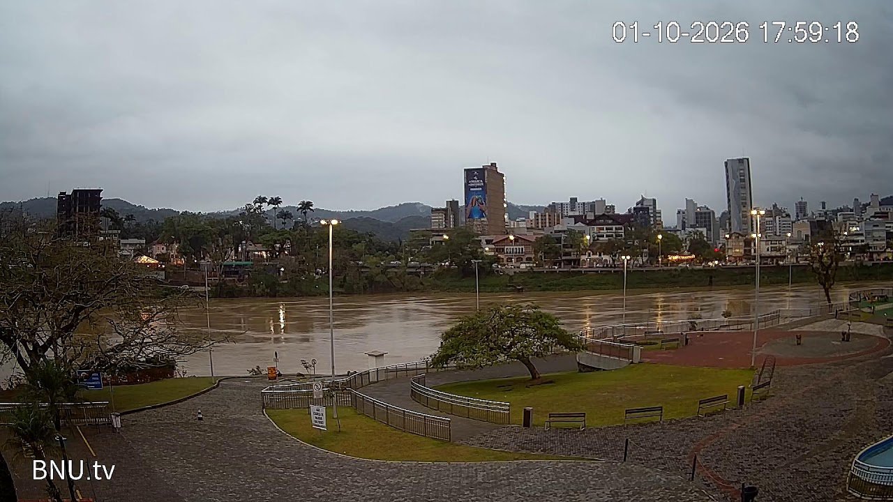 Prainha e Rio Itajaí-Açu
