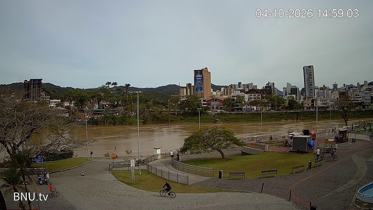 Prainha e Rio Itajaí-Açu