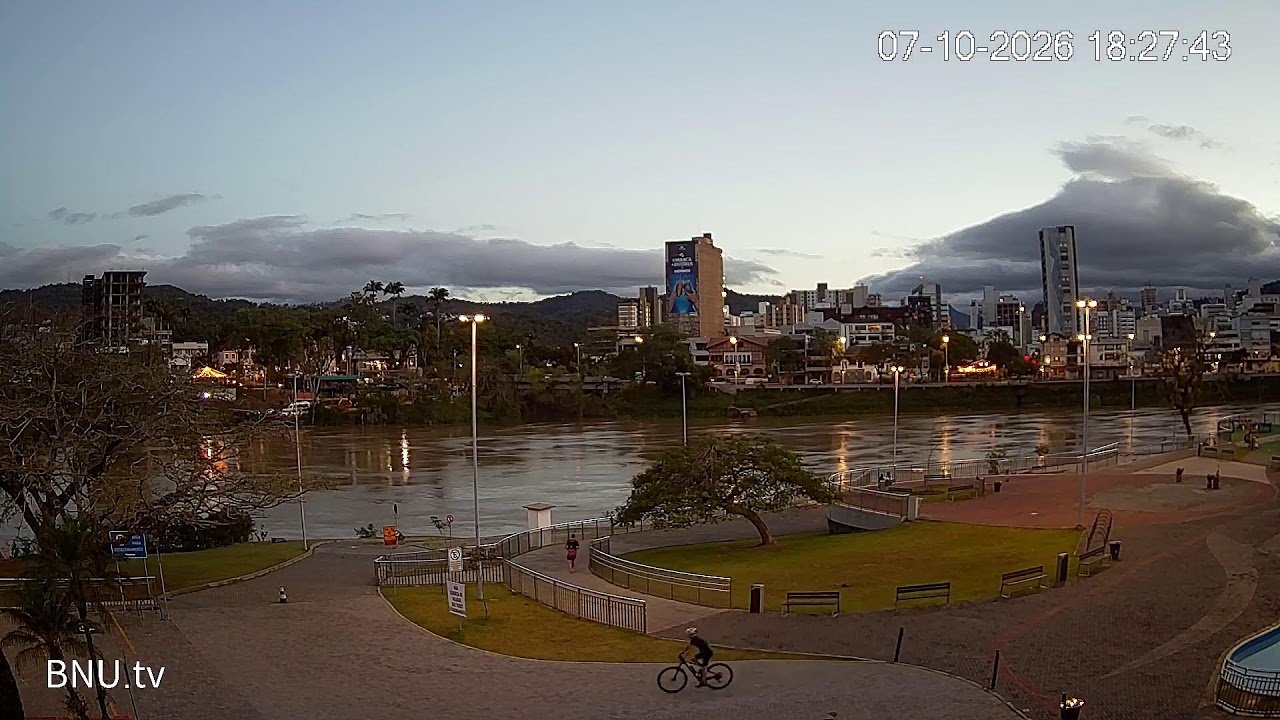 Prainha e Rio Itajaí-Açu
