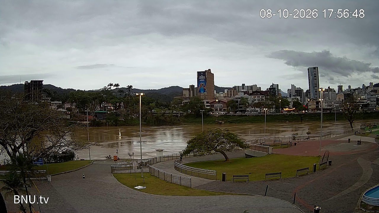 Prainha e Rio Itajaí-Açu