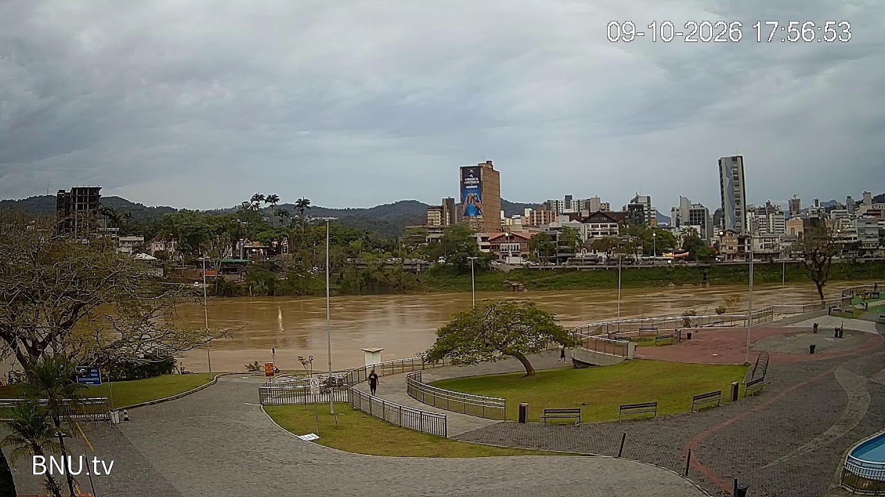 Prainha e Rio Itajaí-Açu