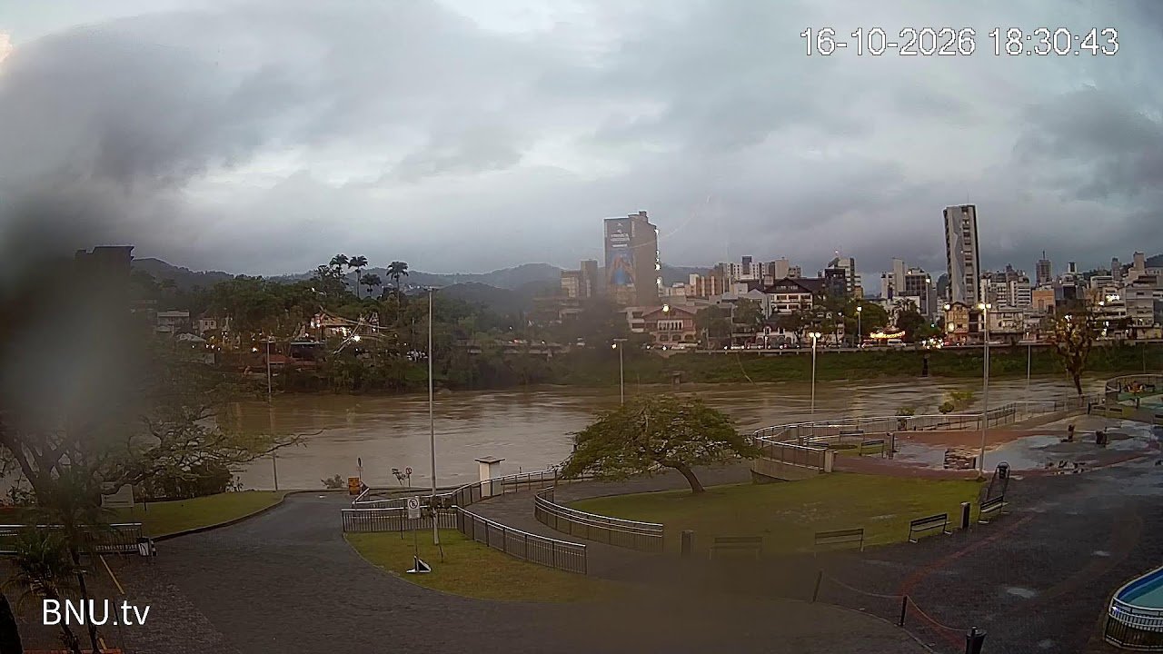 Prainha e Rio Itajaí-Açu